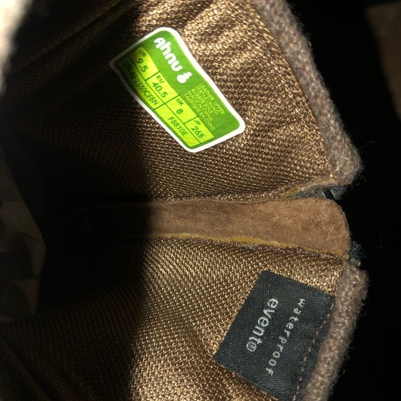 Ahnu weatherproof leather boots - Picture 4 of 4